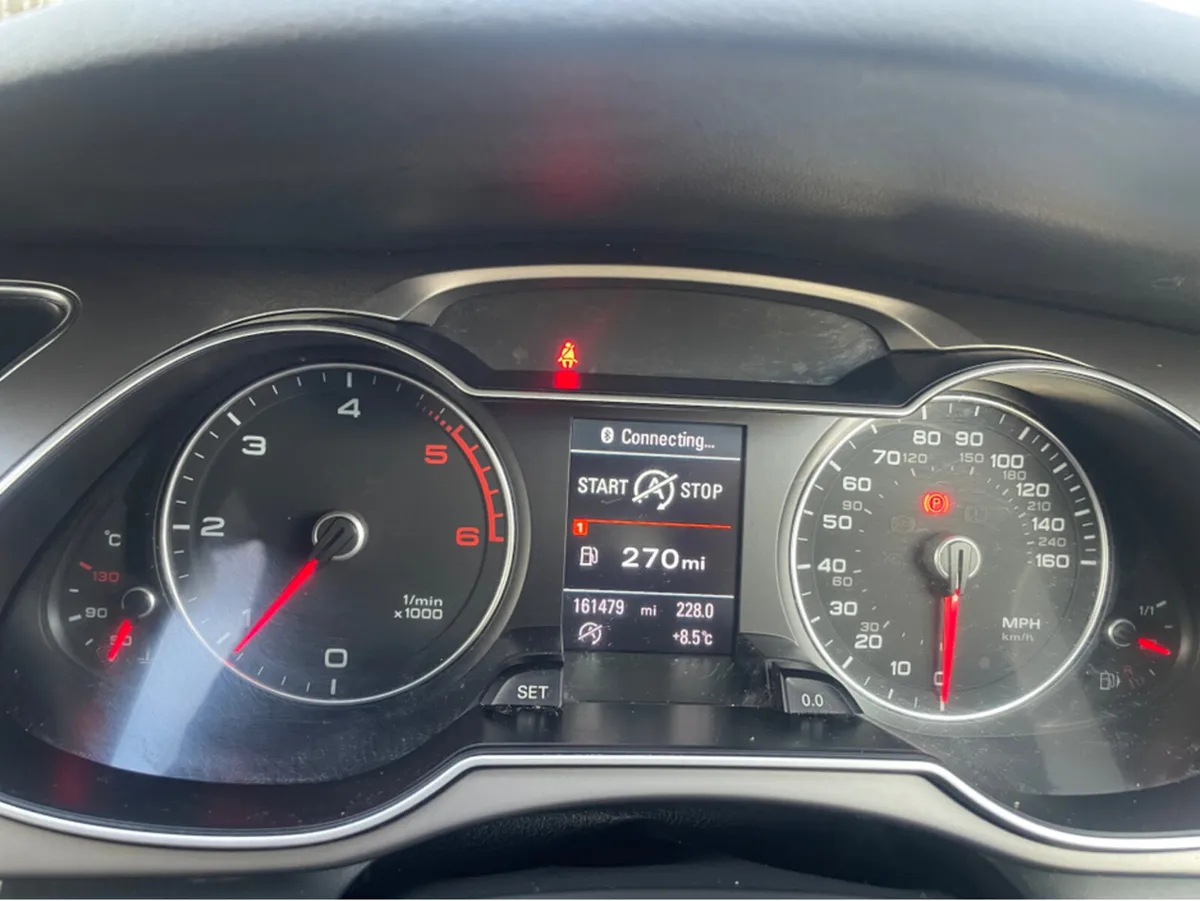 Audi A4 2.0 TDI TECHNIK 136PS 5DR - Image 2