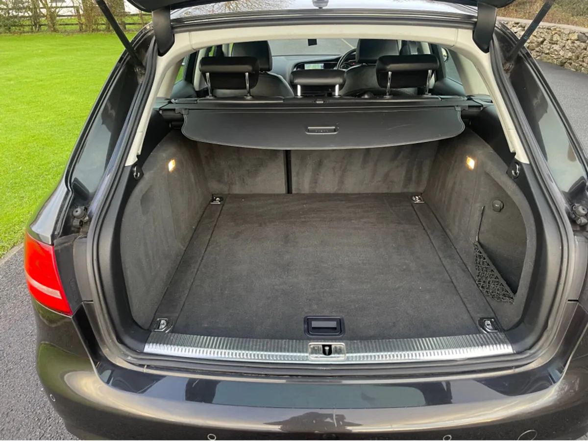 Audi A4 2.0 TDI TECHNIK 136PS 5DR - Image 4
