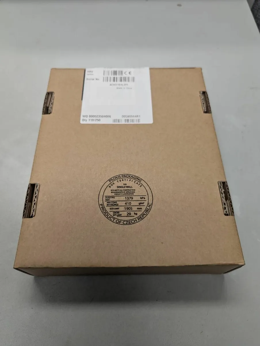 NEW HP 65W Smart AC Power Adapters with converters - Image 4