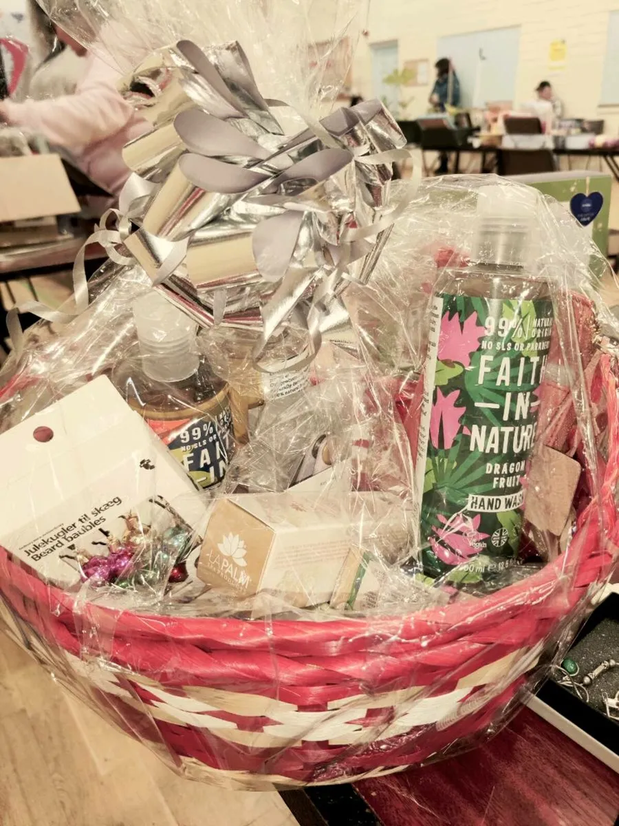 JOB LOT OF VARIOUS HAMPERS, & Many More To Go ! - Image 4