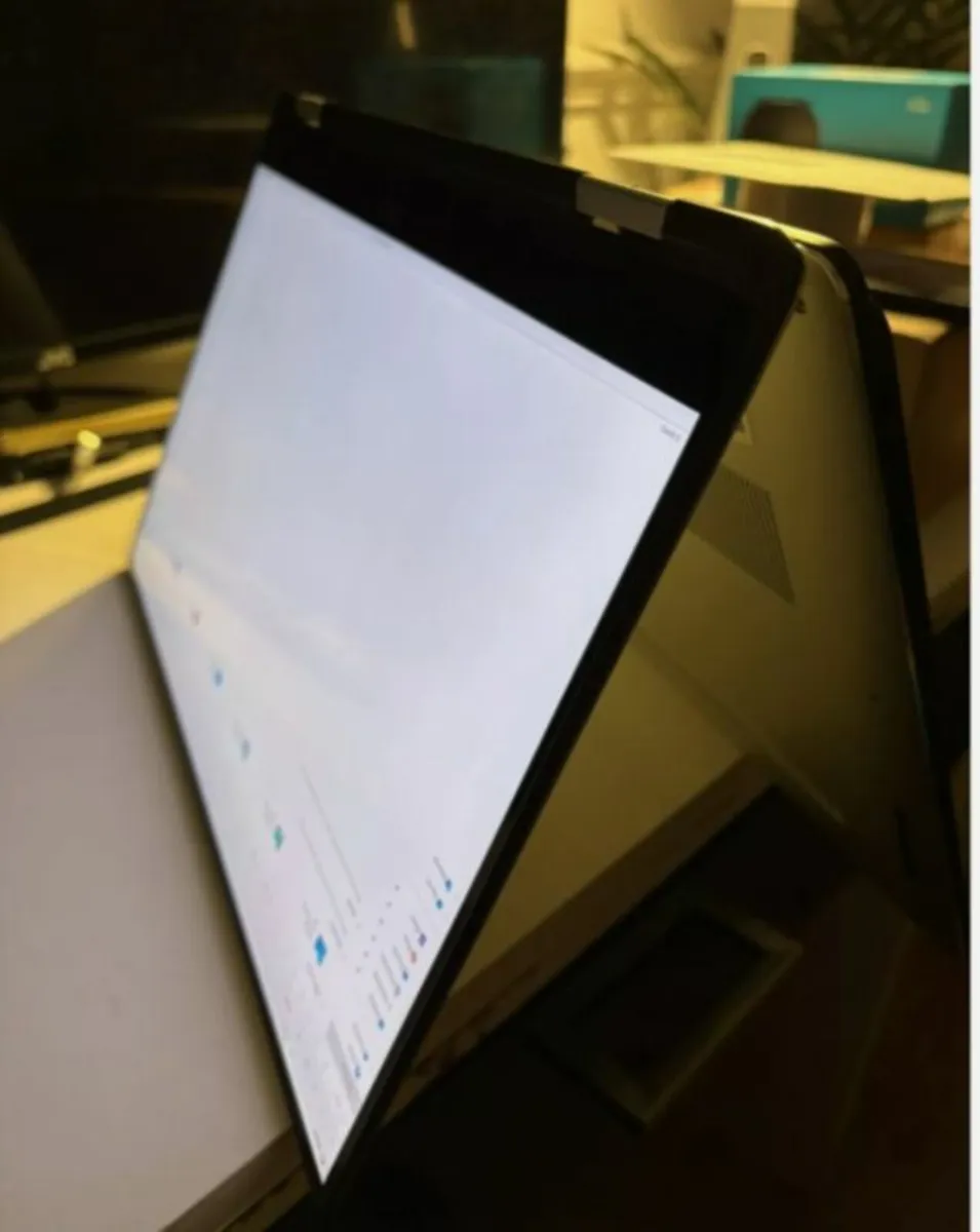 Dell XPS 9575 Touch 2-IN-1 i7 8GB 512GB VIDEO 4GB - Image 2