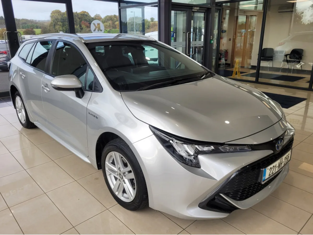 Toyota Corolla HYB 1.8 LUNA TS 4DR AUTO - Image 2