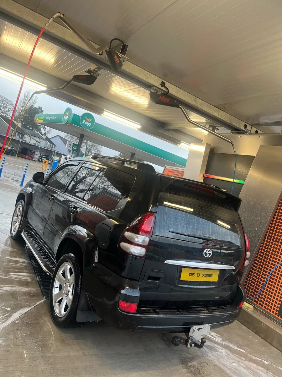 Toyota Landcruiser - Image 4