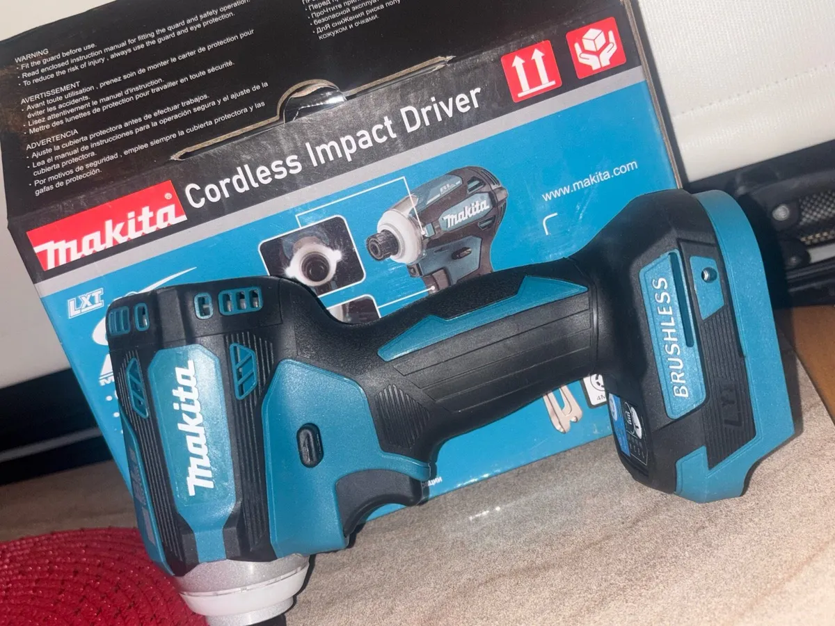 Makita DTD173 18V Ixt brushless impact driver - Image 1