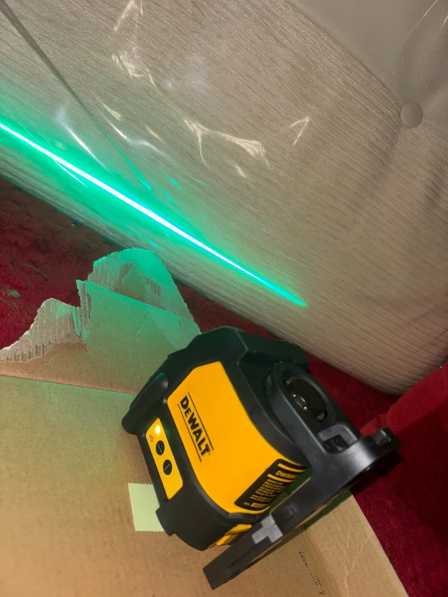 Dewalt DW088CG-XJ Green Laser Level – Brand New - Image 3