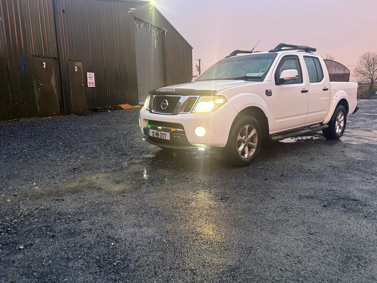 2012 Nissan Navarra - Image 2