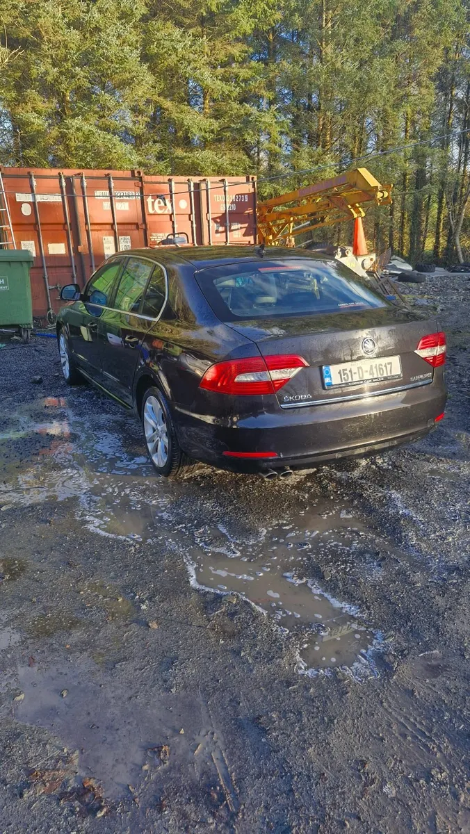 Skoda Superb 2015 automatic - Image 2