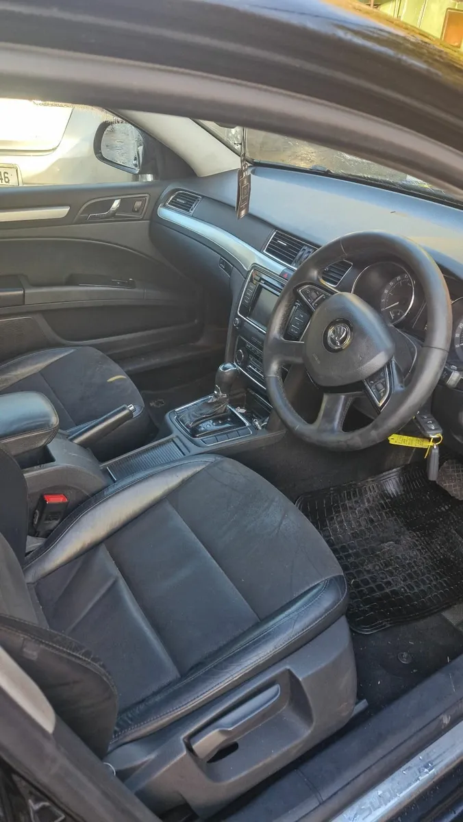 Skoda Superb 2015 automatic - Image 3