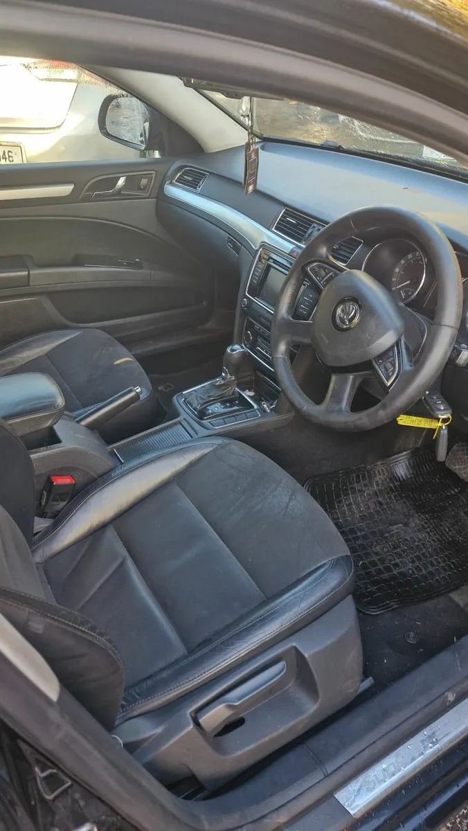 Skoda Superb 2015 automatic - Image 4