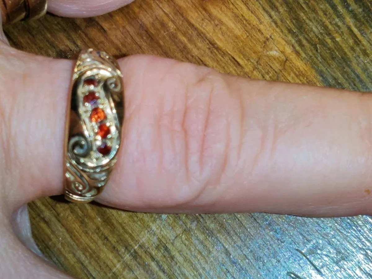 CELTIC GARNET, 9CT Thick Gold Unisex Signet Ring ! - Image 4