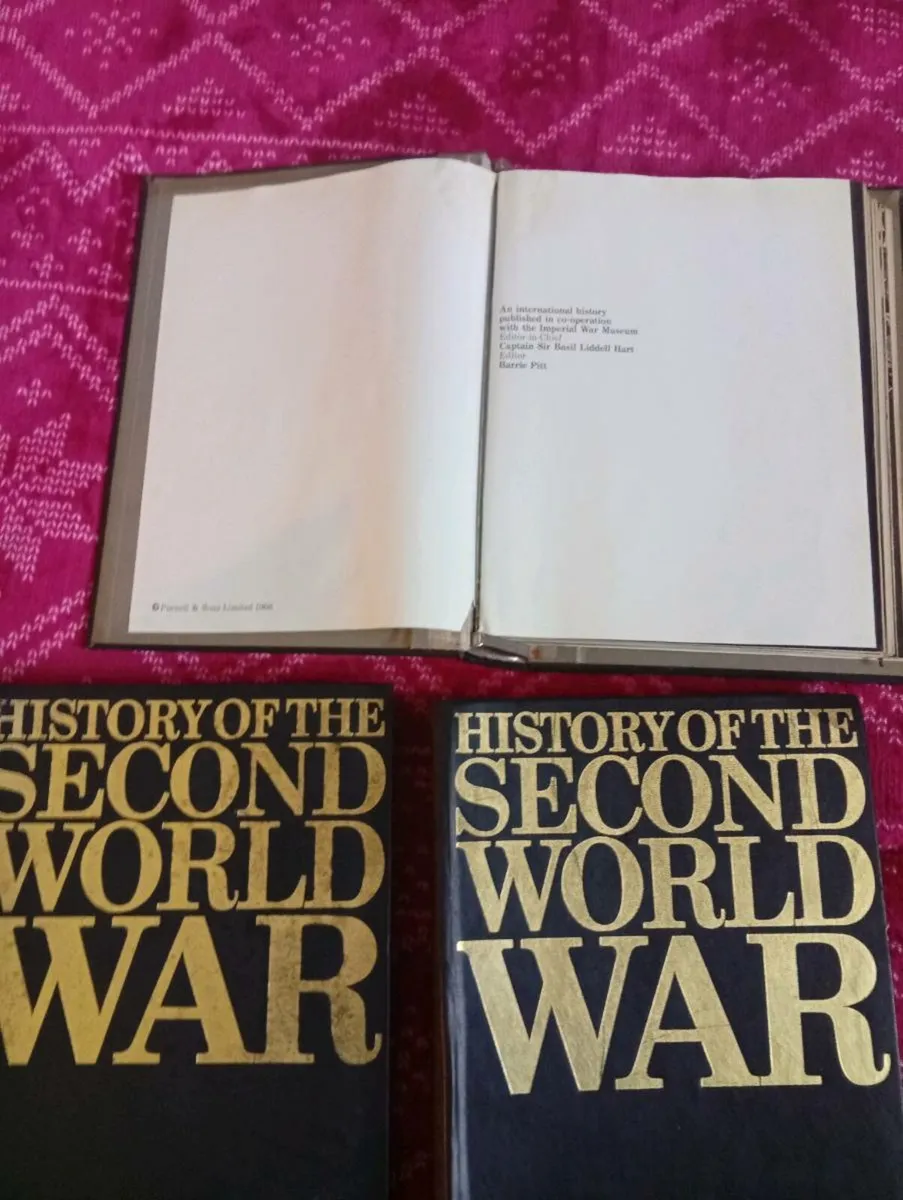 History books ww2 - Image 1