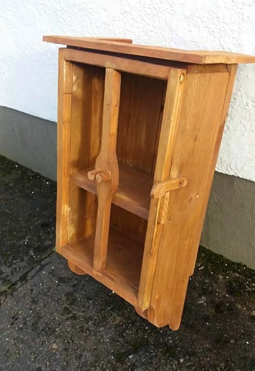 Country style floating shelf display / storage - Image 2