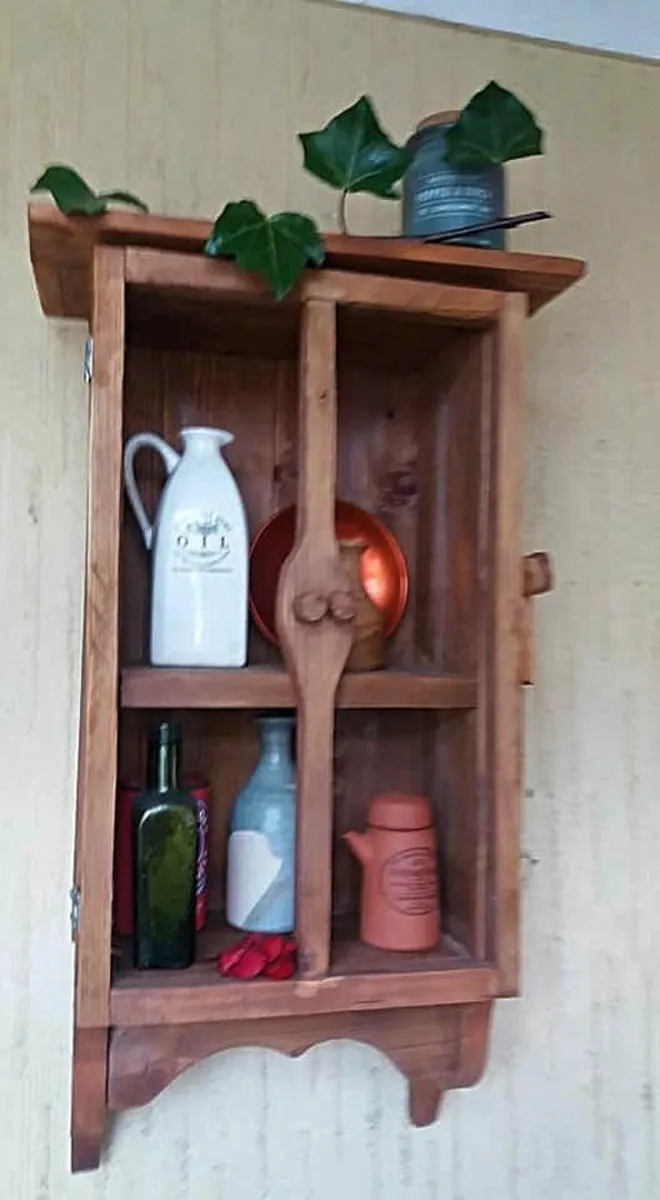 Country style floating shelf display / storage - Image 3