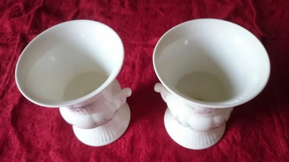 Pair Of Aynsley Little Sweetheart Bone China Vases - Image 4