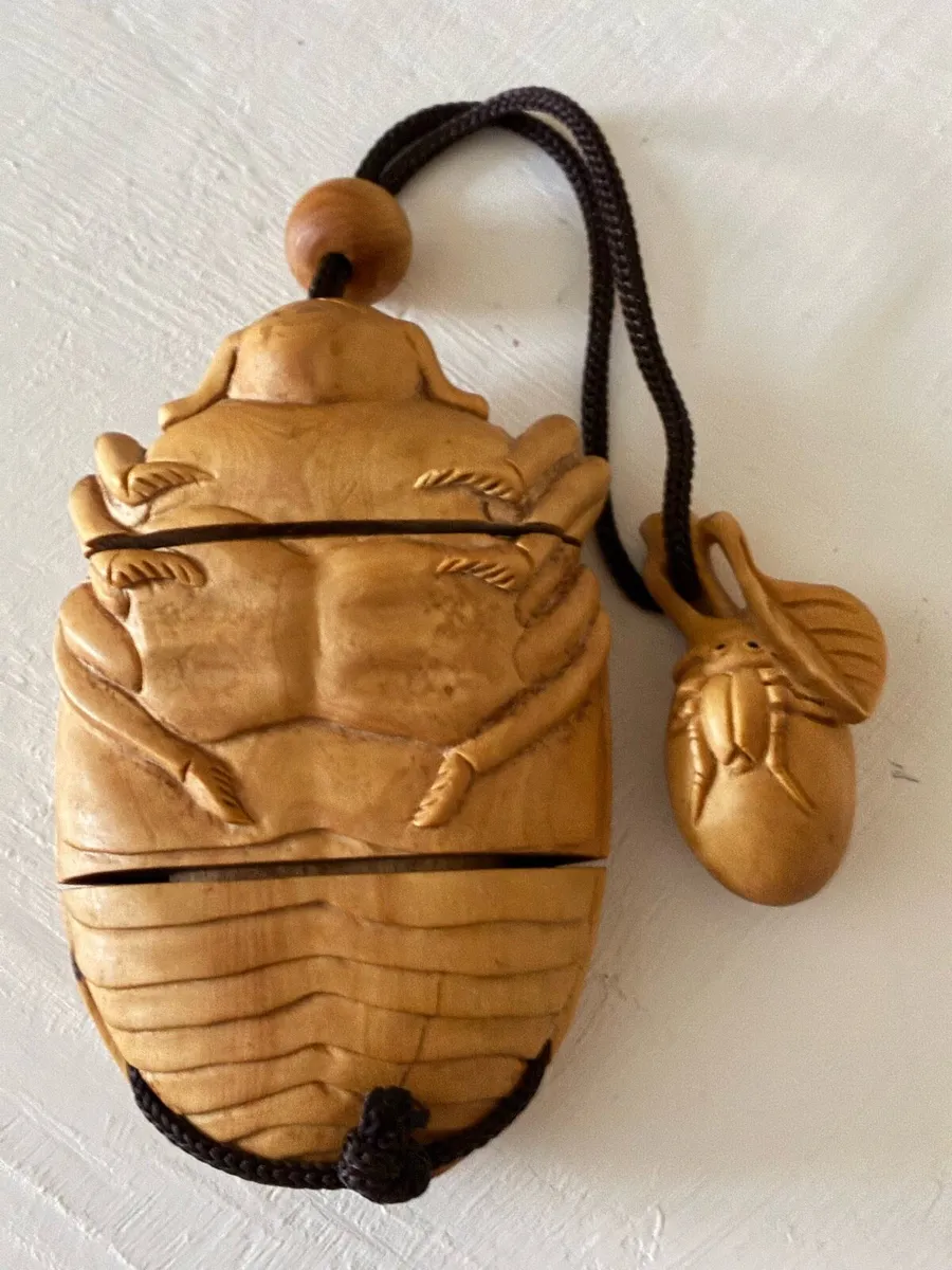 Antique Japanese carved wooden beetle - Image 2