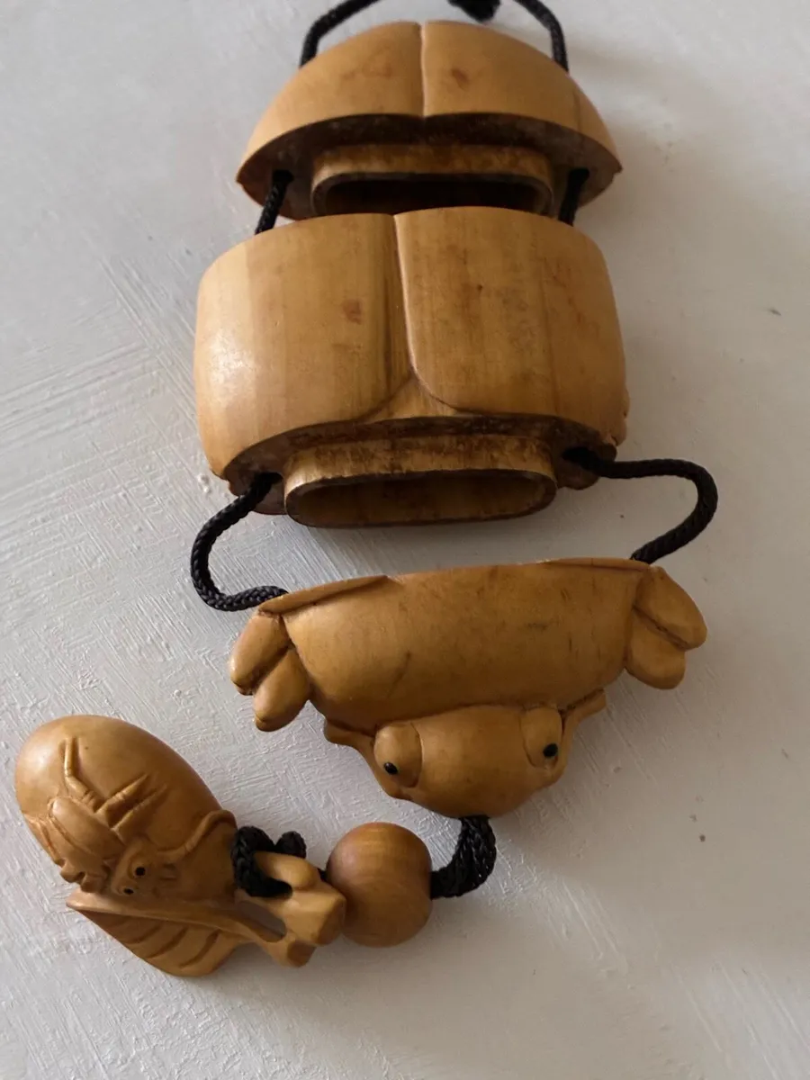 Antique Japanese carved wooden beetle - Image 4