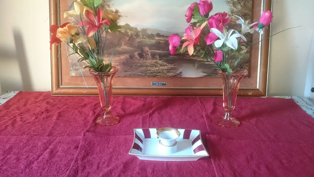 Bernardaud Limoges Nestle 2001 Burgundy Tray Set - Image 2