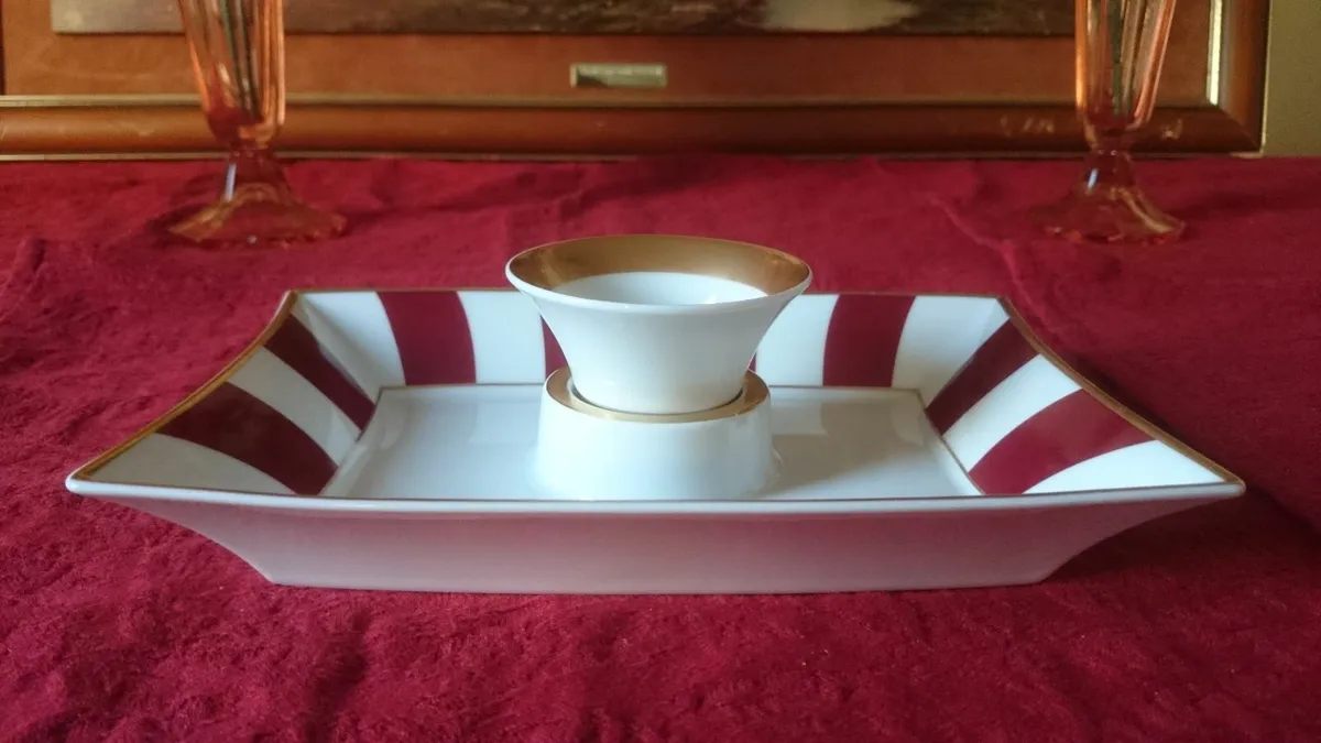 Bernardaud Limoges Nestle 2001 Burgundy Tray Set - Image 4