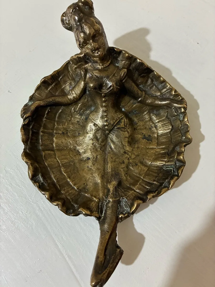 Art Nouveau Antique bronze/ brass trinkets plate. - Image 1