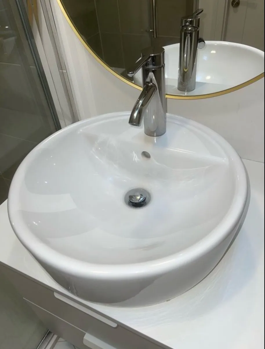 Bathroom vanity - Image 4