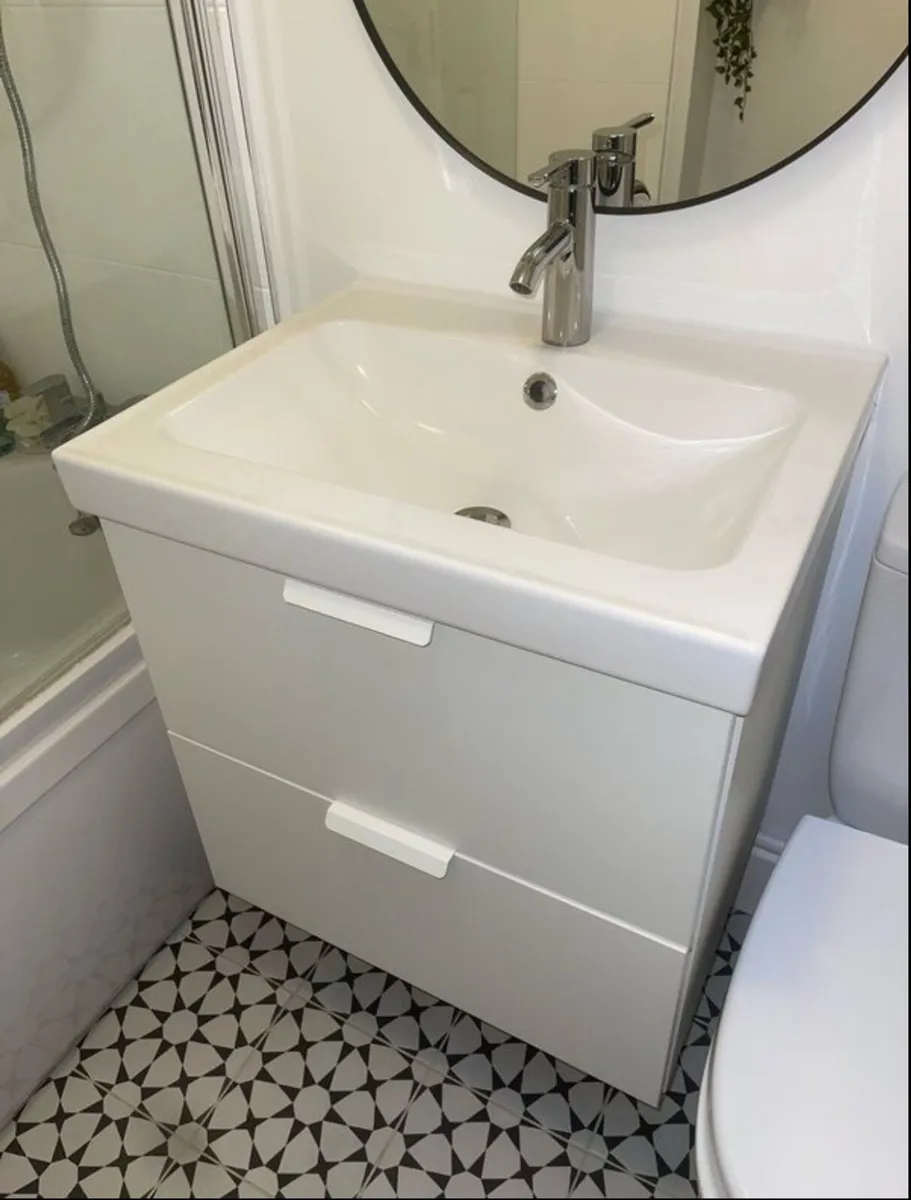 Two Bathroom vanity Units - Image 2