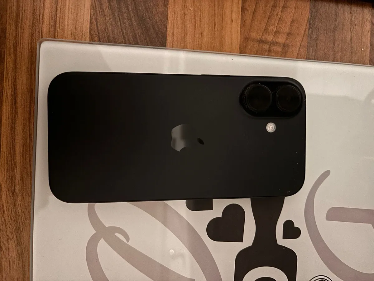iPhone 16 126gb - Image 4