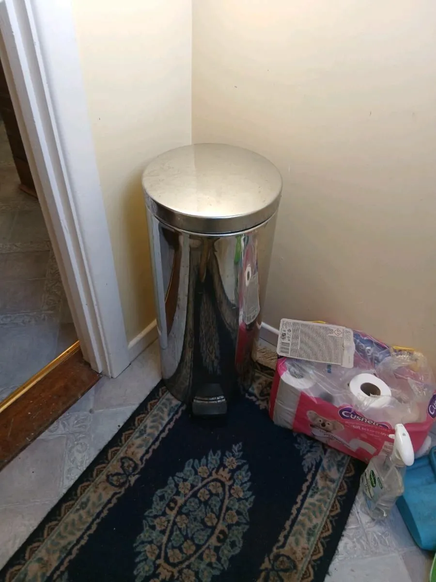 Waste bin - Image 1