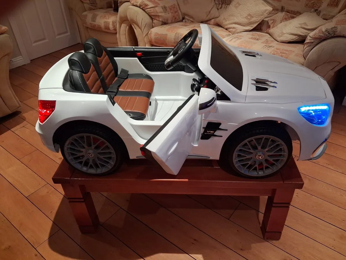 Mercedes electric car - Image 1