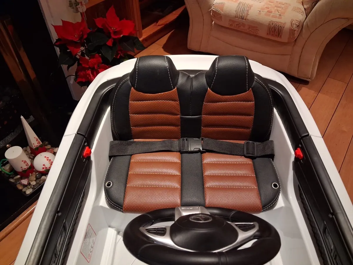 Mercedes electric car - Image 2