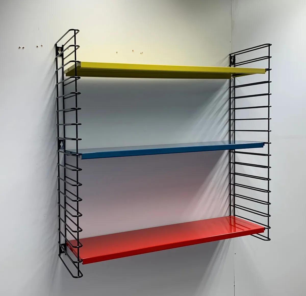 Vintage Retro spaceage shelving c1960 - Image 3