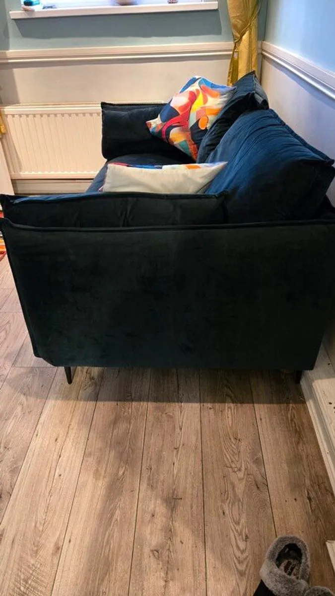 3/2 Seater Green Velvet Couch - Image 2