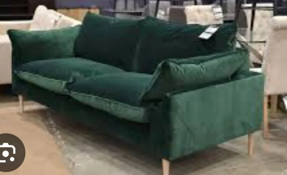 3/2 Seater Green Velvet Couch - Image 4