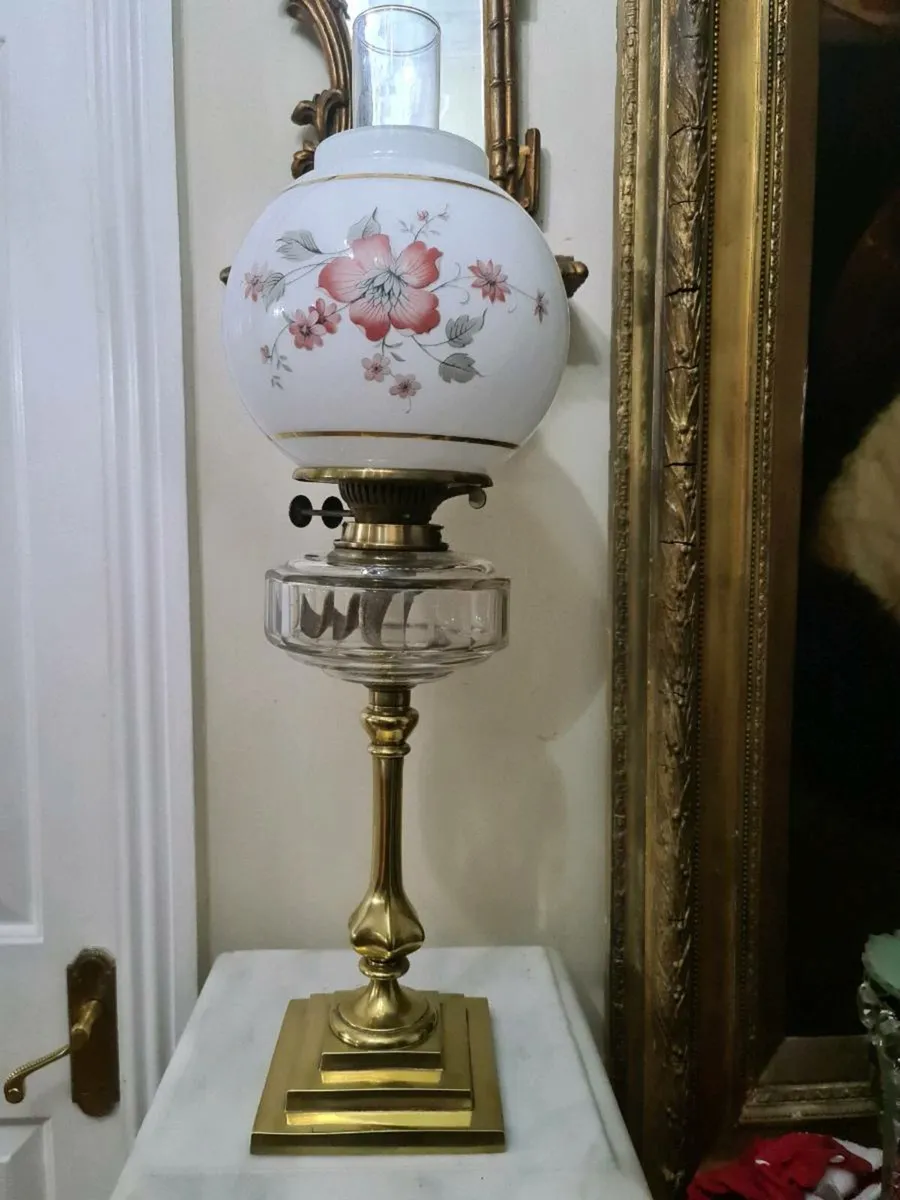 Antique oil lamps - Image 2