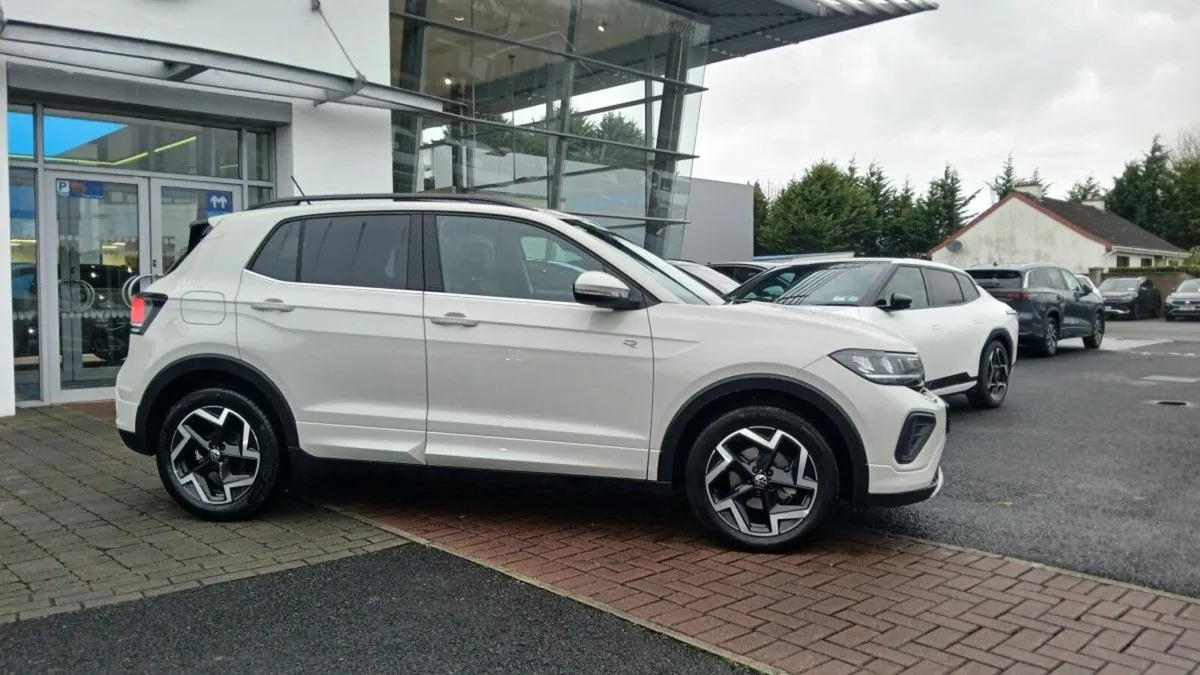 Volkswagen T-Cross R-Line 1.0 TSI 116HP **AUTOMATI - Image 2