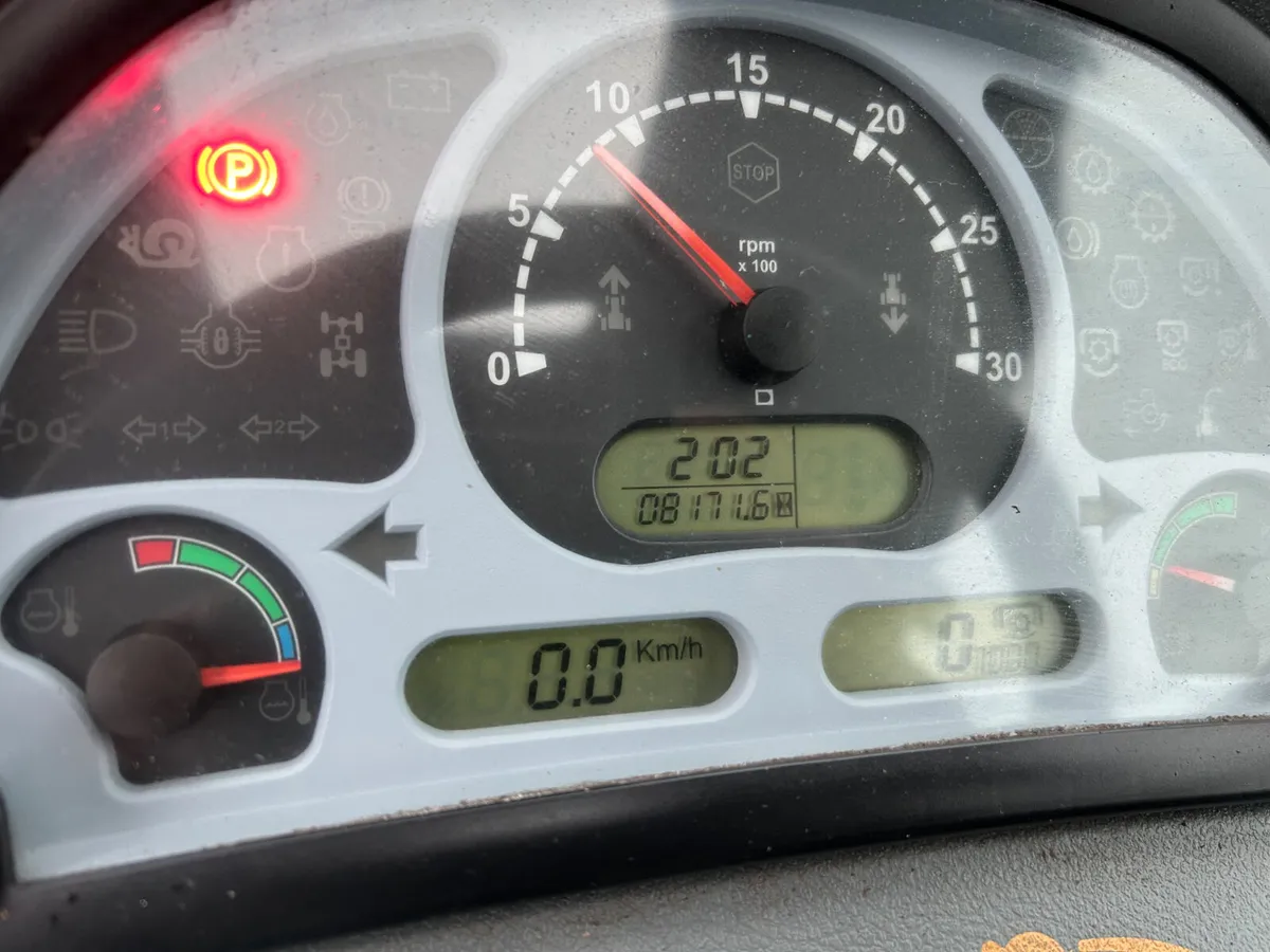 2007 Landini Powerfarm 95 with Loader - Image 4