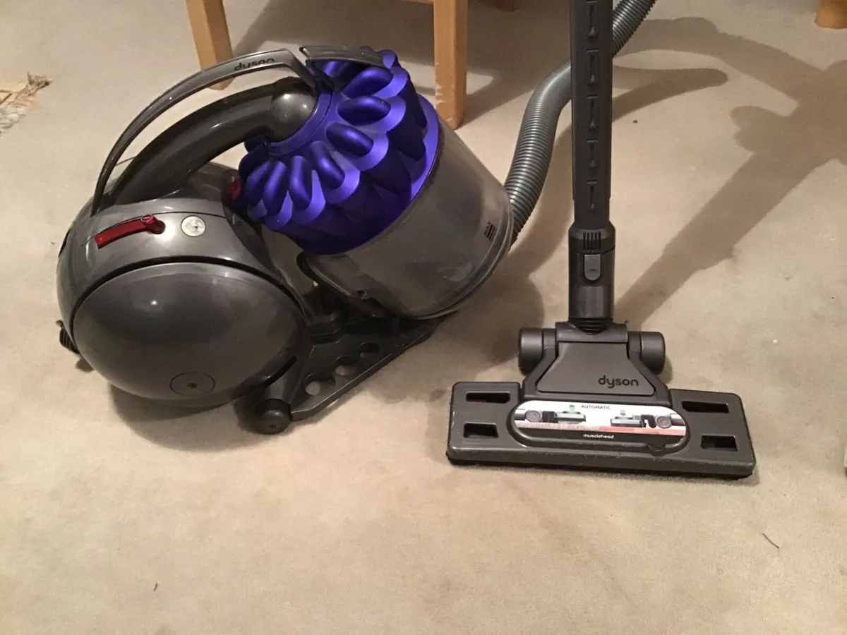 Vacuum Cleaner - Dyson Ball - Image 2