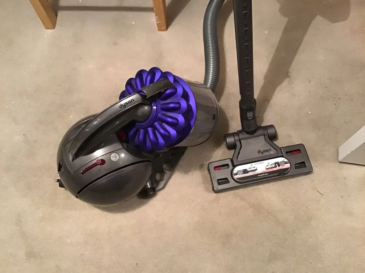 Vacuum Cleaner - Dyson Ball - Image 3