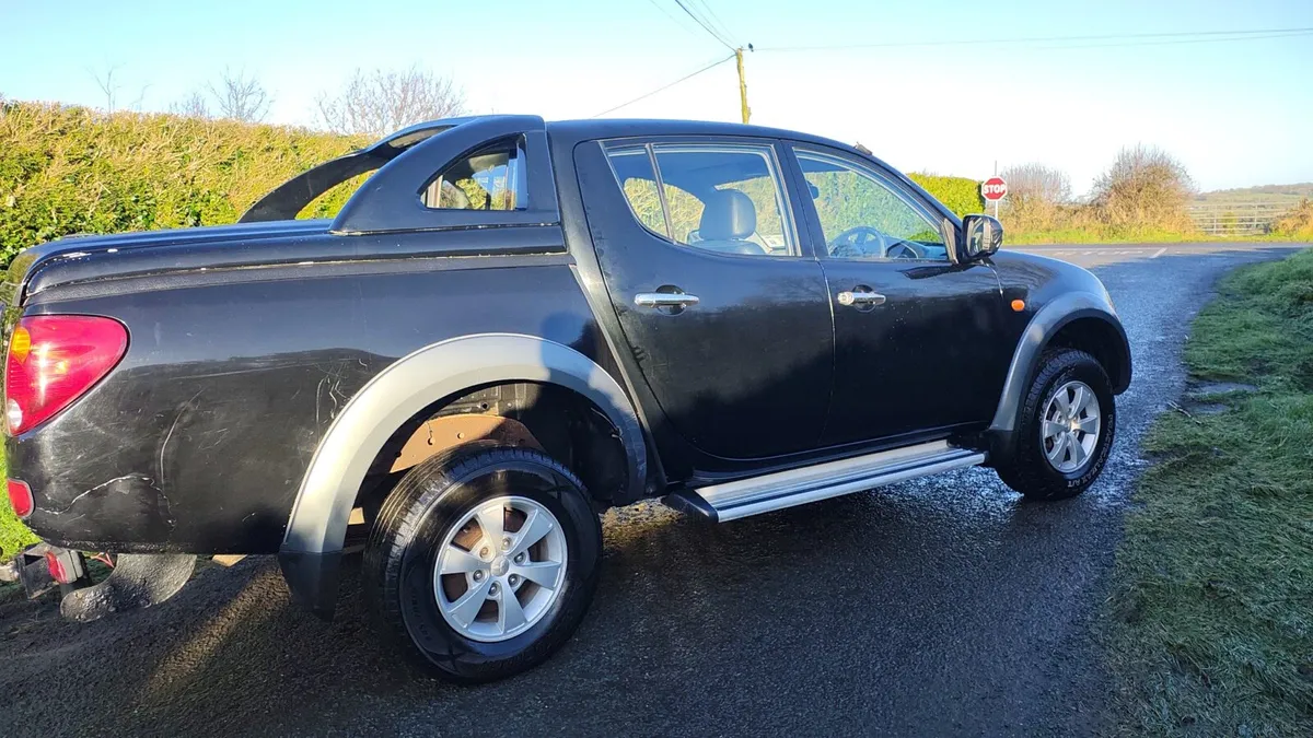 MITSUBISHI L200 AUTOMATIC - Image 4