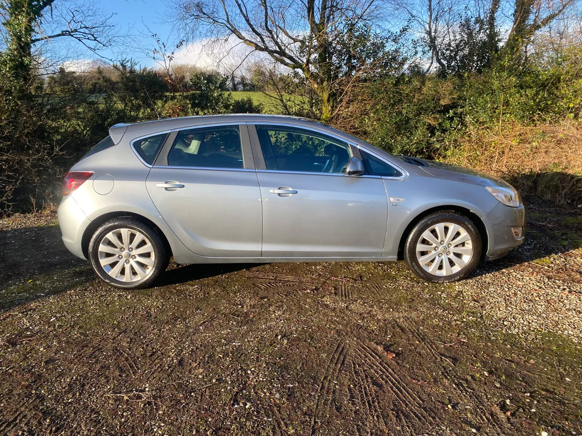 12 Opel Astra 1.7CDTI 125BBP Elite Full Leather - Image 2