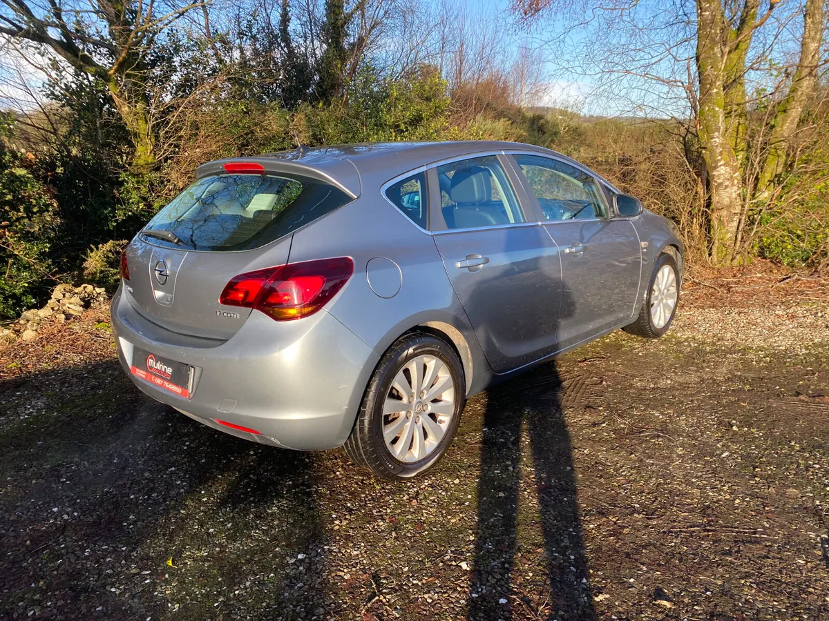 12 Opel Astra 1.7CDTI 125BBP Elite Full Leather - Image 3