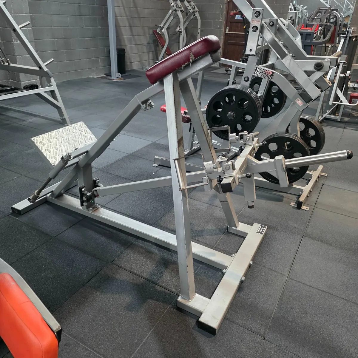 Plate loaded back machine - Image 1