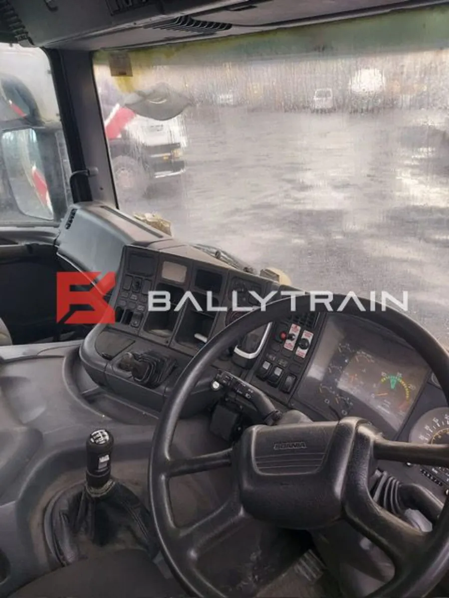 Scania 94C 6×4 Tipper (2002) - Image 4