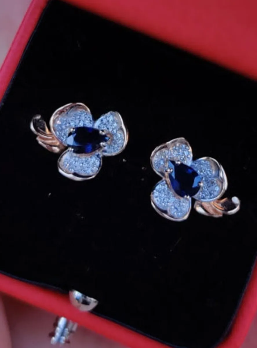 Gold earrings with sapphires and diamonds - Image 1