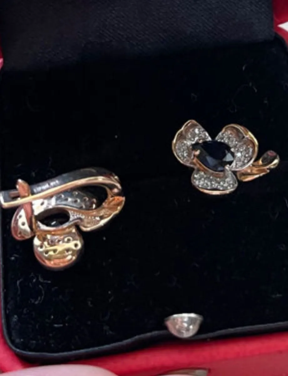 Gold earrings with sapphires and diamonds - Image 3