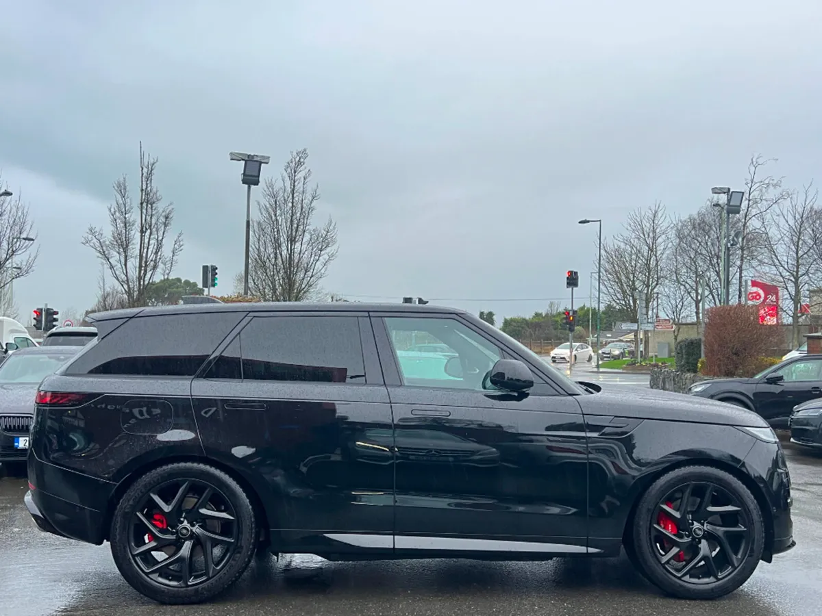 Land Rover Range Rover Sport P460E PHEV 3.0 EDITIO - Image 4