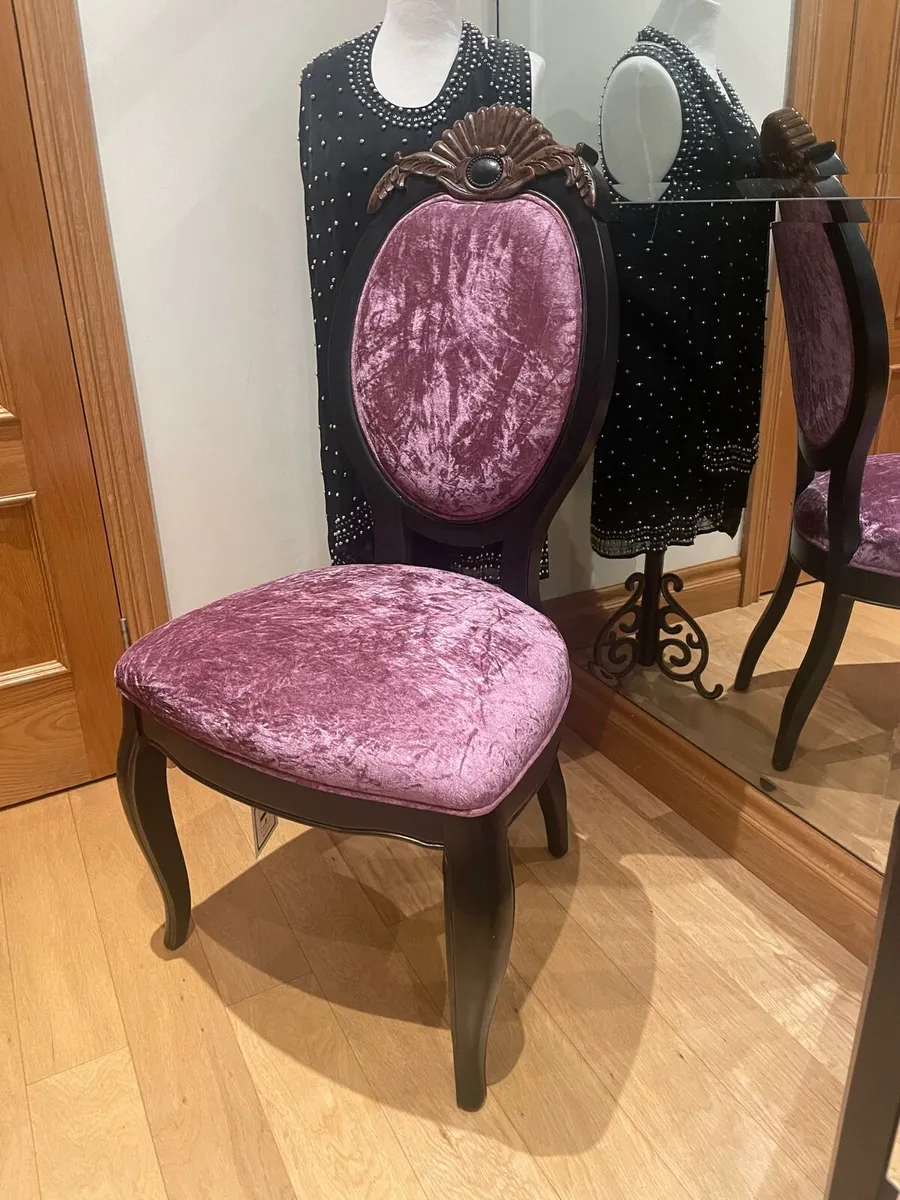 Antiqued chair - Image 1