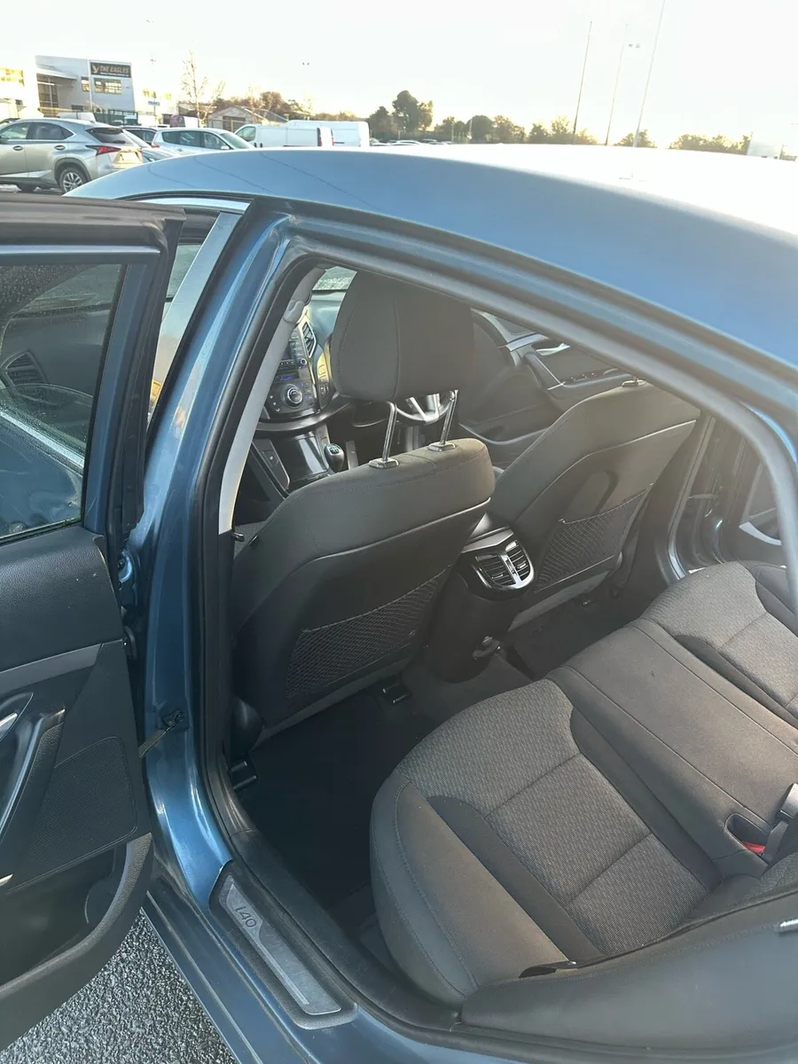 Hyundai i40 Executive - Image 4