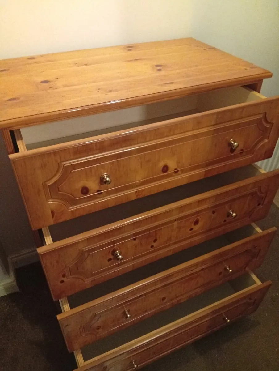 Solid wood Quality Huge chest of drawers - Image 4