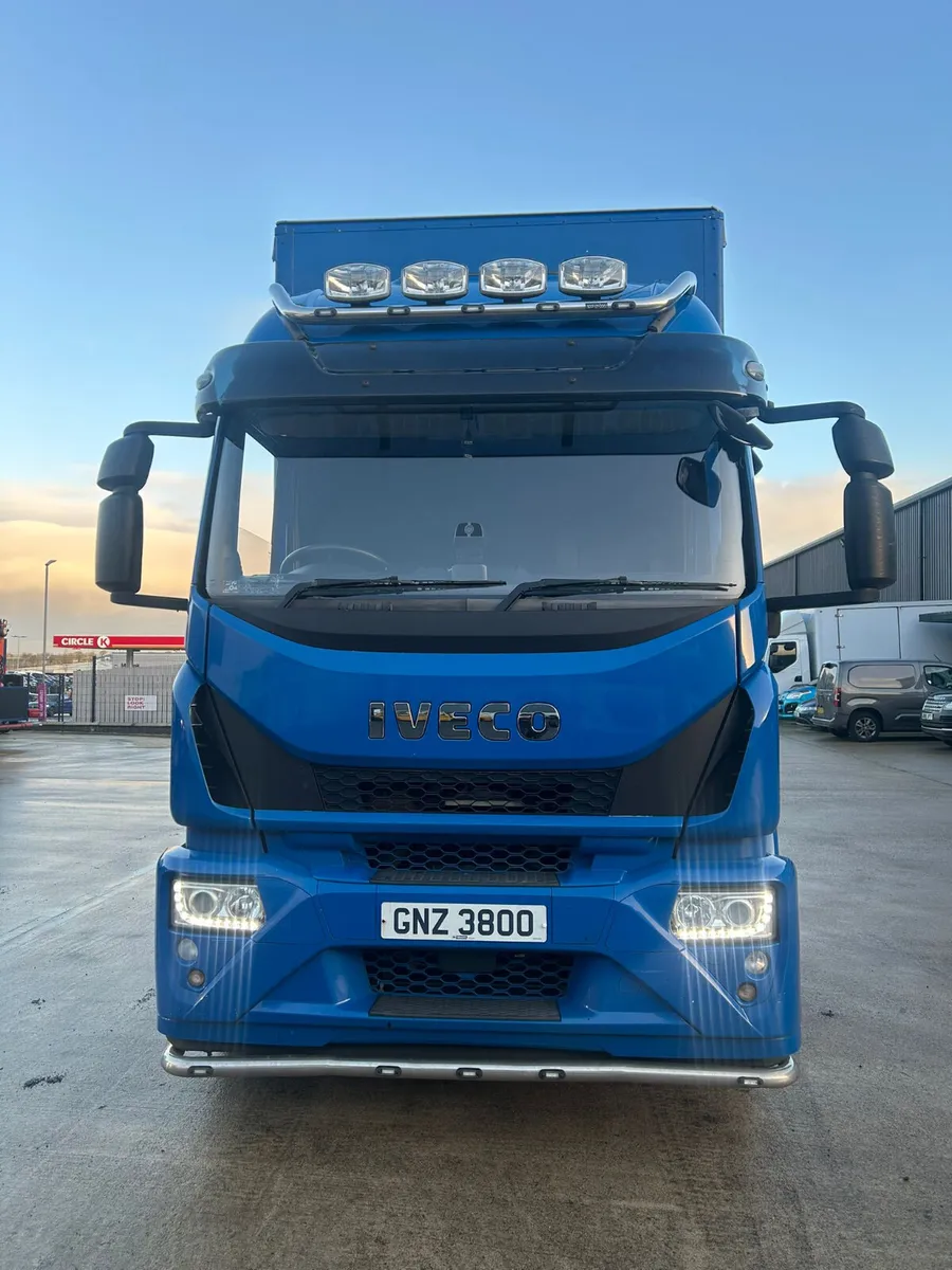 September 2020 Iveco 180e25 Curtainside - Image 2