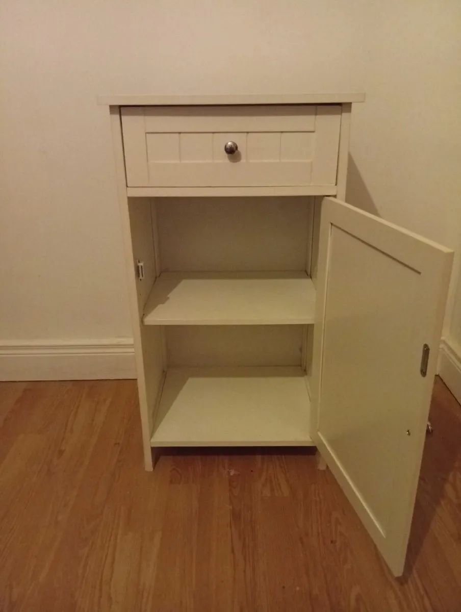 White sturdy Roomy bathroom cabinet storage unit - Image 3